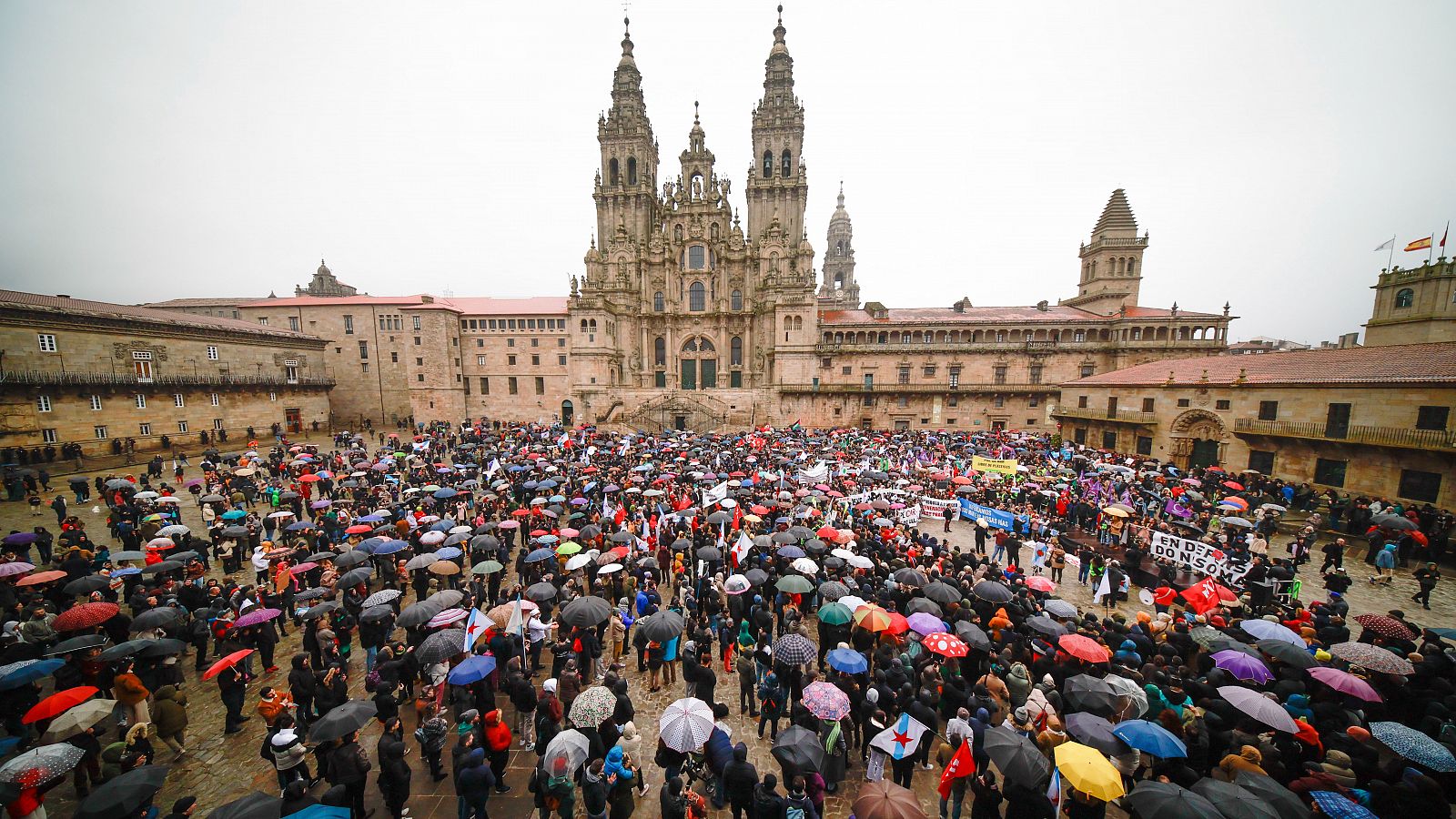 Manifestación en Santiago de Compostela en defensa del mar