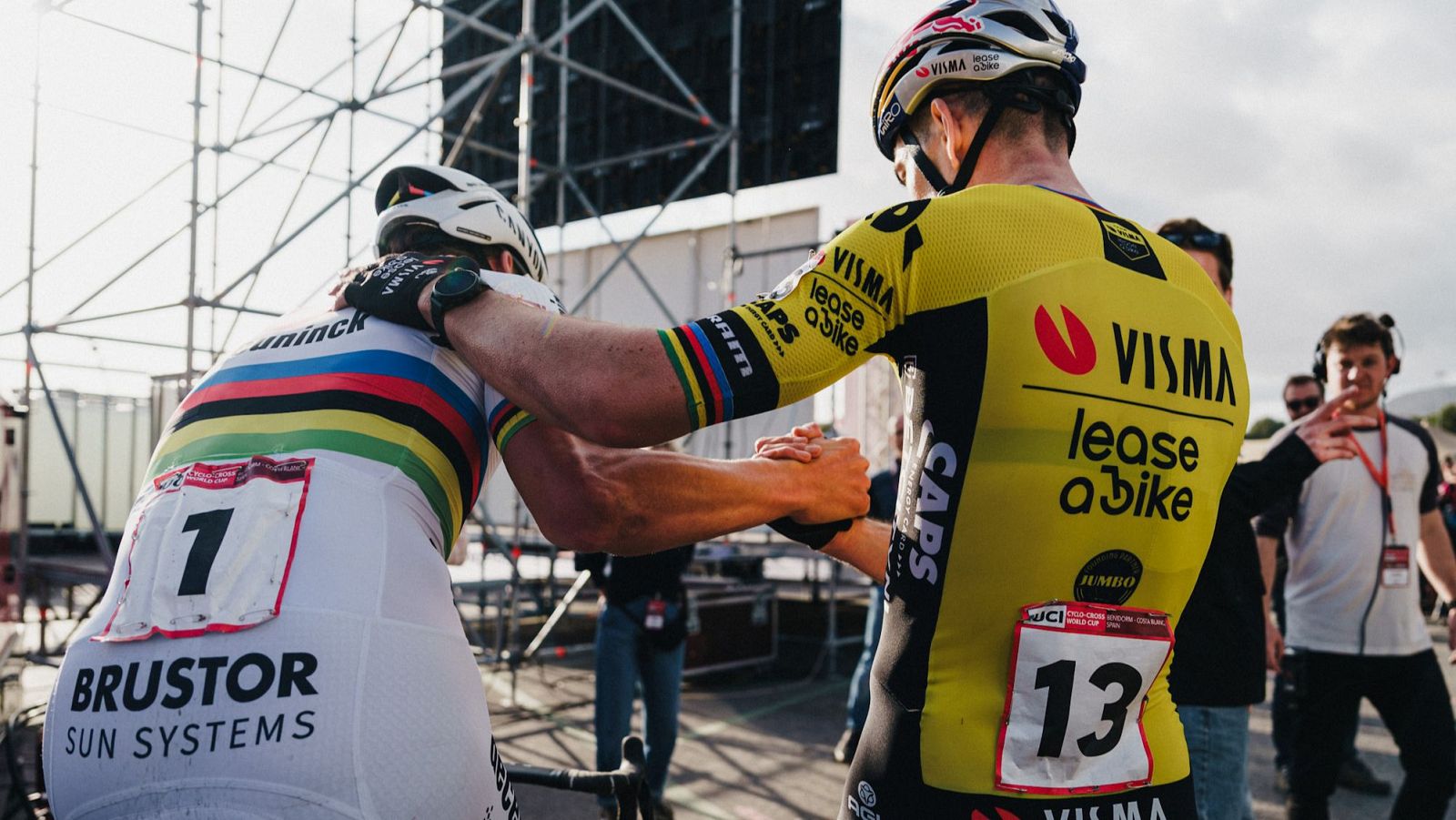 Los mejores momentos del duelo entre Van Aert y Van der Poel en el ciclocross de Benidorm