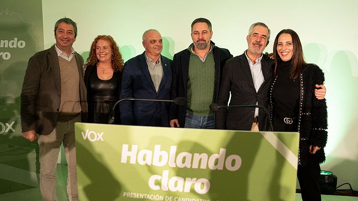 Telediario Fin de Semana - Abascal presenta a los candidatos de Vox a las gallegas