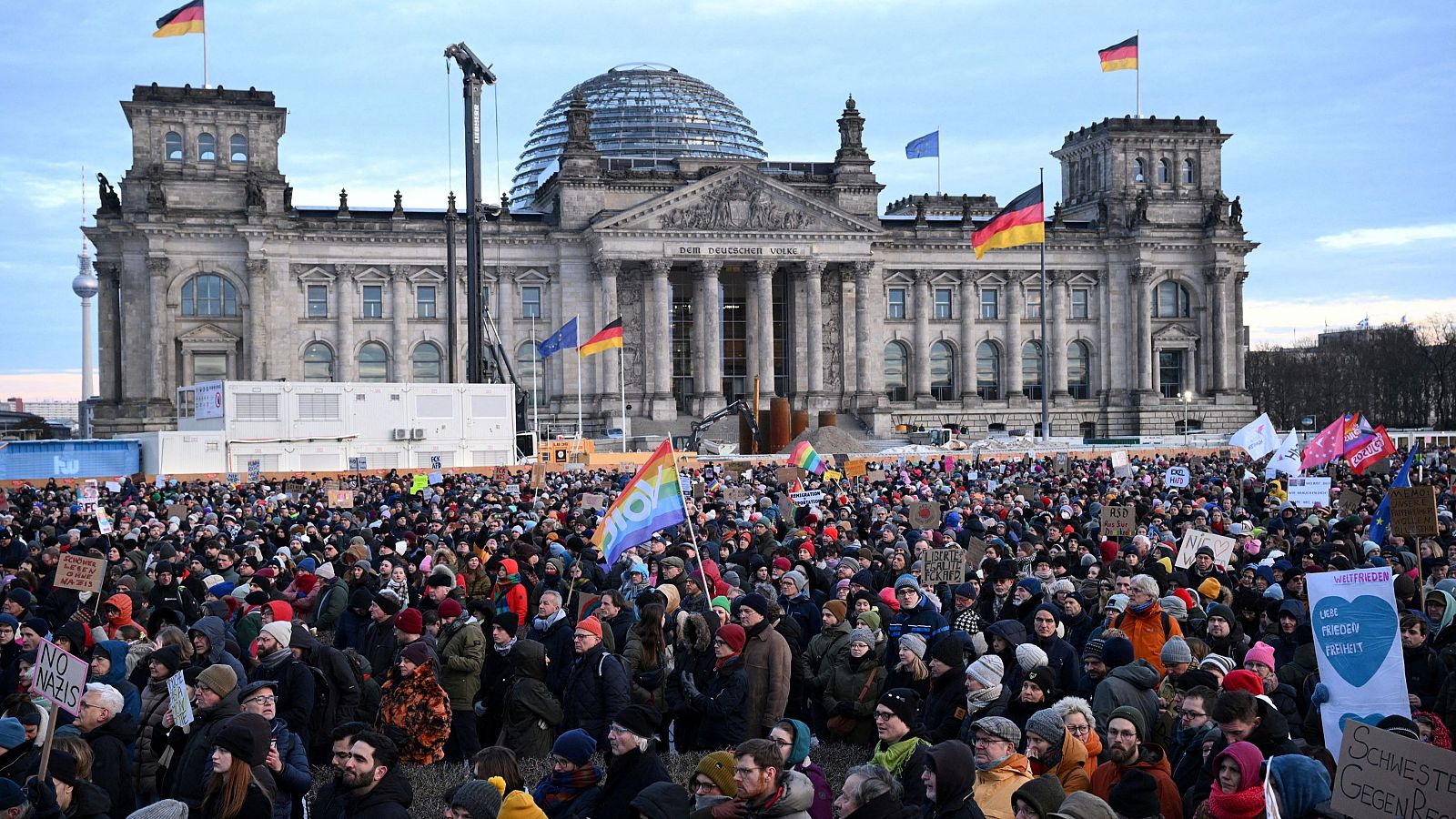 Miles de personas protestan contra la ultraderecha en Alemania