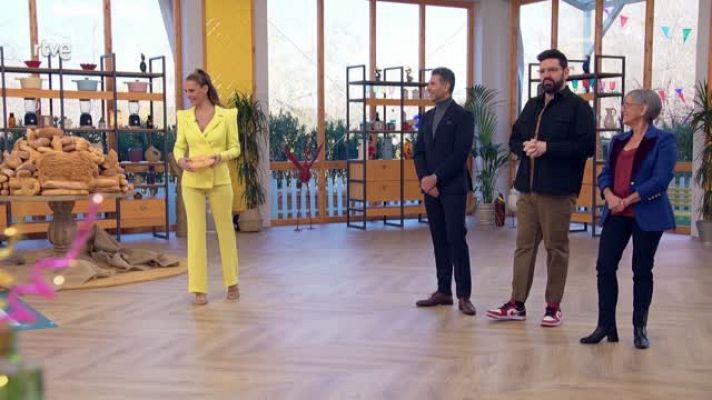 Bake off: famosos al horno - Ana Boyer anuncia a sus compañeros la noticia de su embarazo