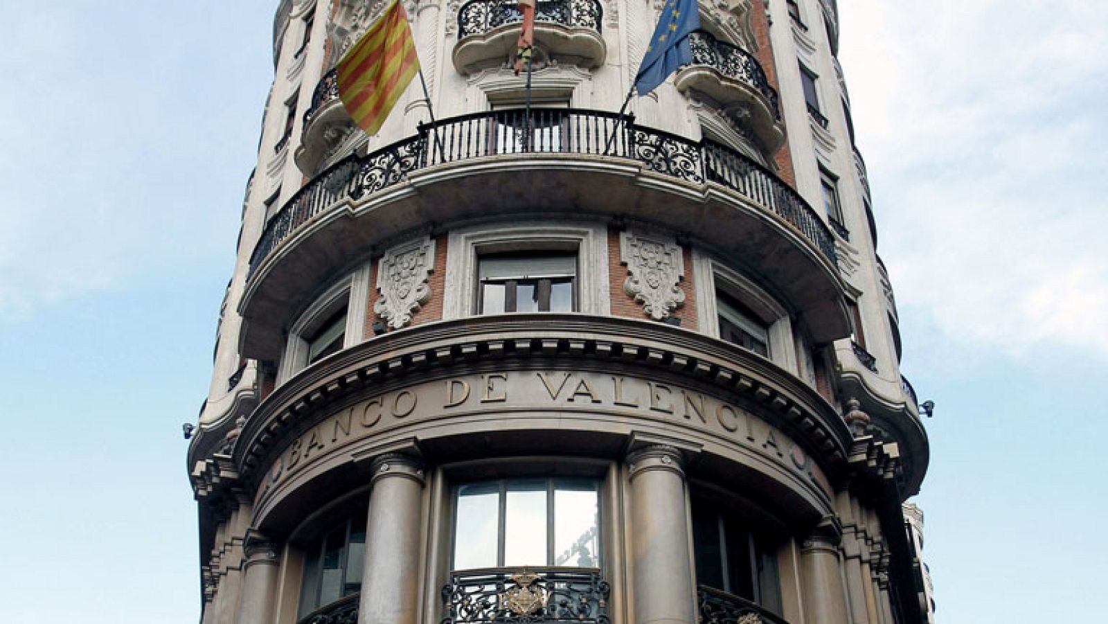 El FROB adjudica el Banco de Valencia a La Caixa por el precio simbólico de un euro tras inyectarle 4.500 millones