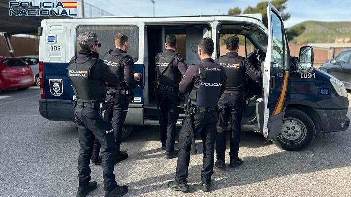 Telediario 1 - Detenido un hombre por abusos sexuales a menores en Argentona, Barcelona