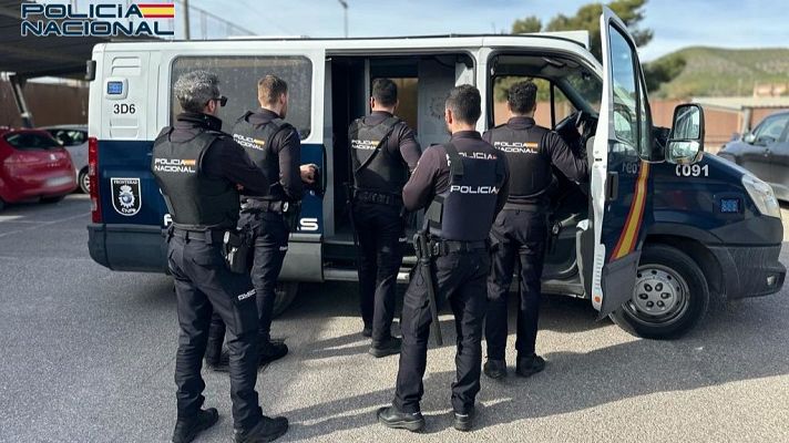 Telediario 1 - Detenido un hombre por abusos sexuales a menores en Argentona, Barcelona