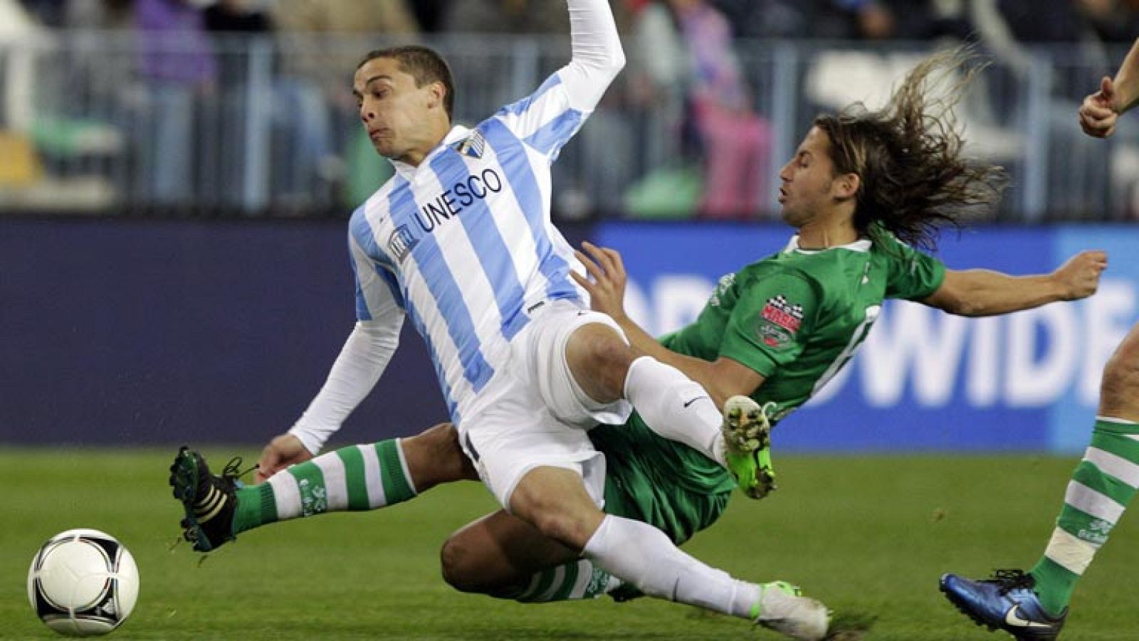 El Málaga se vale de los goles en campo contrario