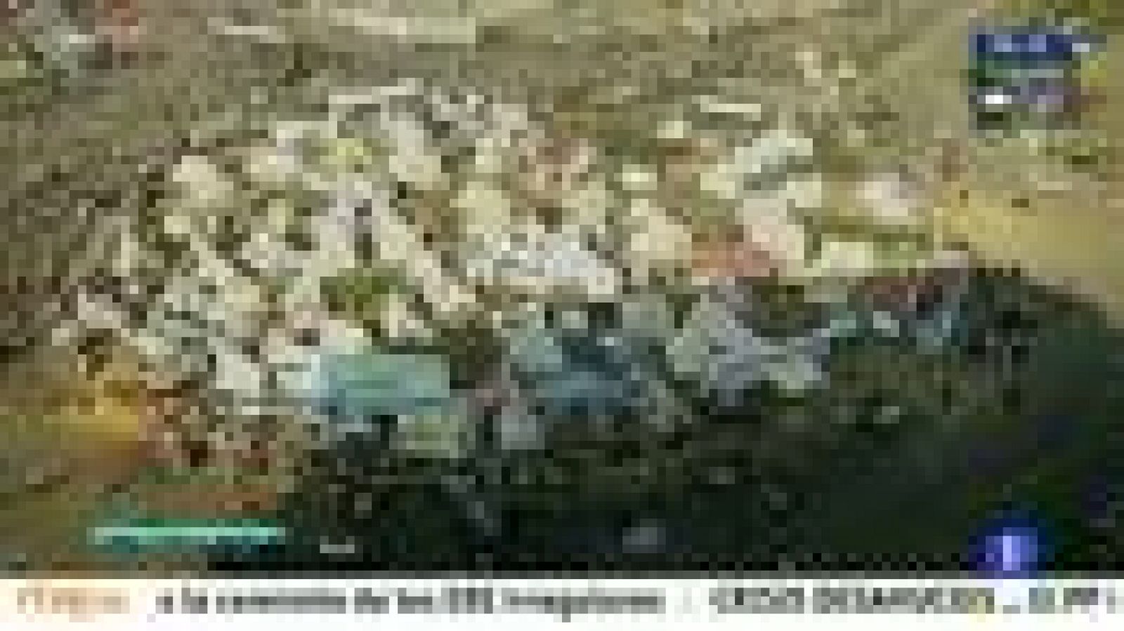 Los manifestantes permanecen en la plaza Tahrir para un nuevo día de protestas contra Morsi