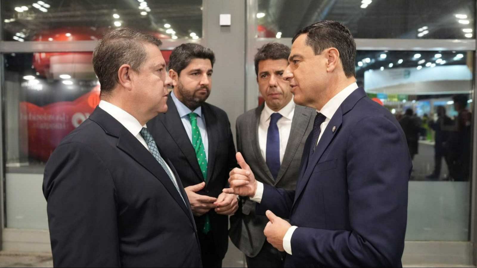 Cuatro comunidades se unen para reclamar al Gobierno 3.277 millones | Ver