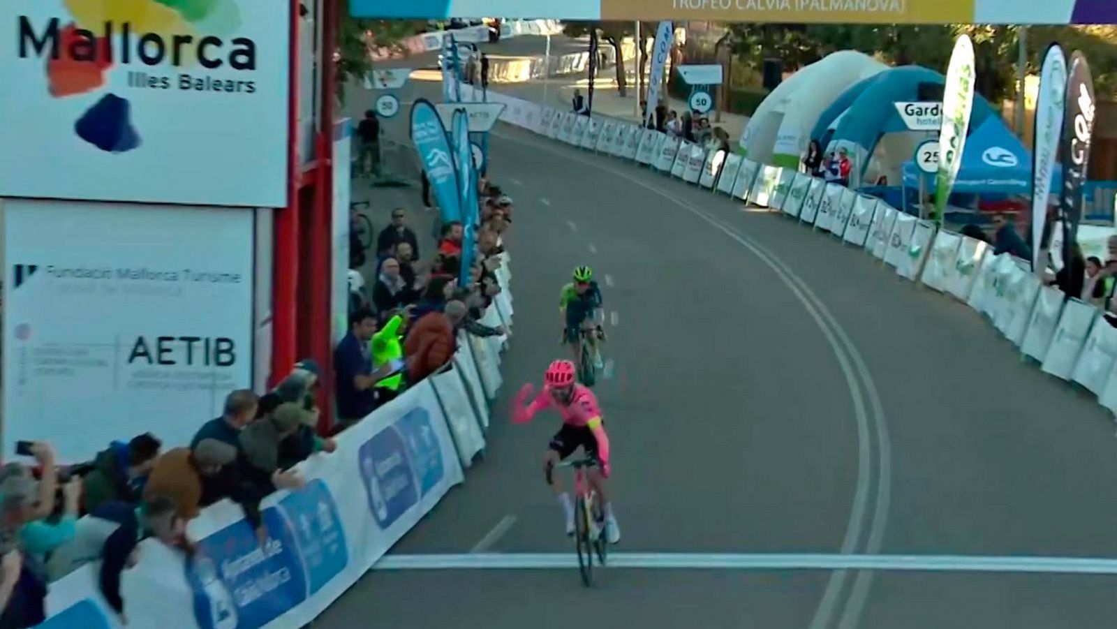 Simon Carr gana el Trofeo Calviá de la Challenge de Mallorca - Ciclismo | Ver