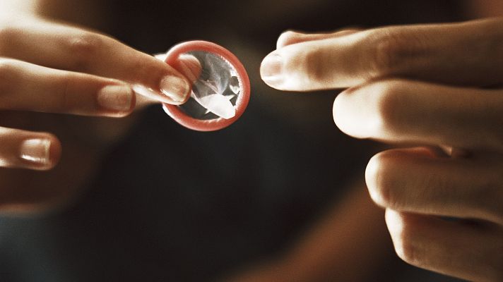 Telediario 1 - Las enfermedades de transmisión sexual se disparan en España