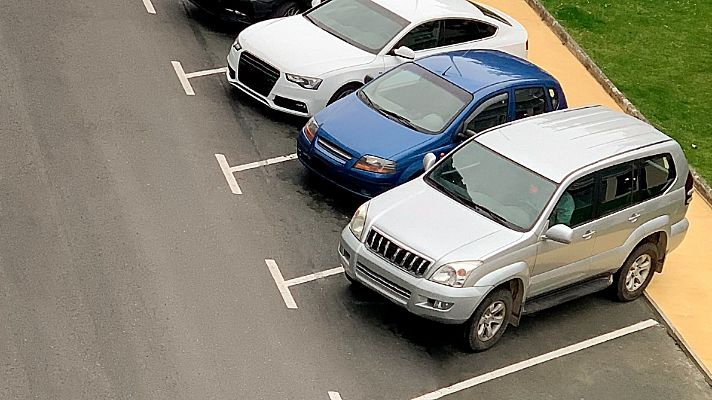 Telediario 1 - ¿Deberían los coches grandes pagar más por aparcar en las ciudades?