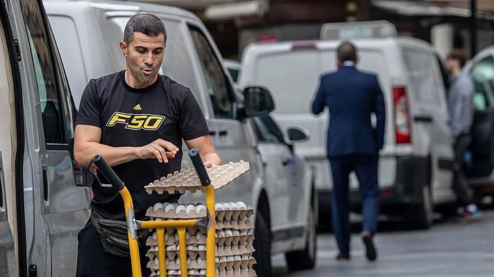 Telediario 1 - España creó 783.000 empleos el pasado año, el triple que en 2022