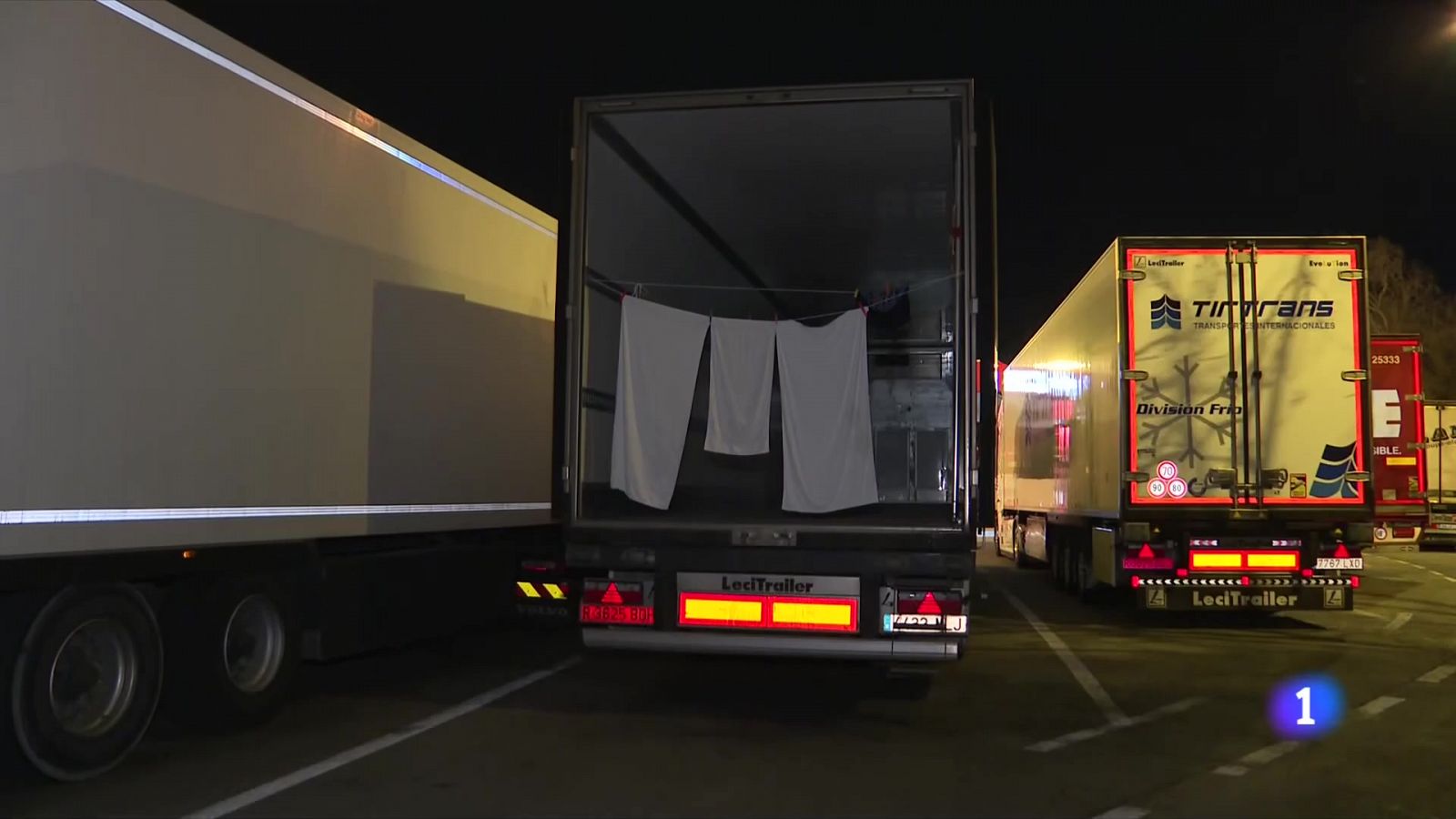 Protesta d'agricultors francesos bloqueja l'AP-7 durant 24 hores - L'Informatiu | Ver