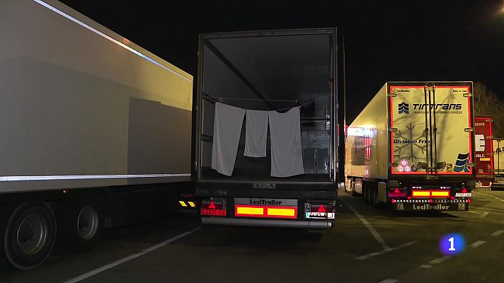 L'Informatiu - Protesta d'agricultors francesos bloqueja l'AP-7 durant 24 hores