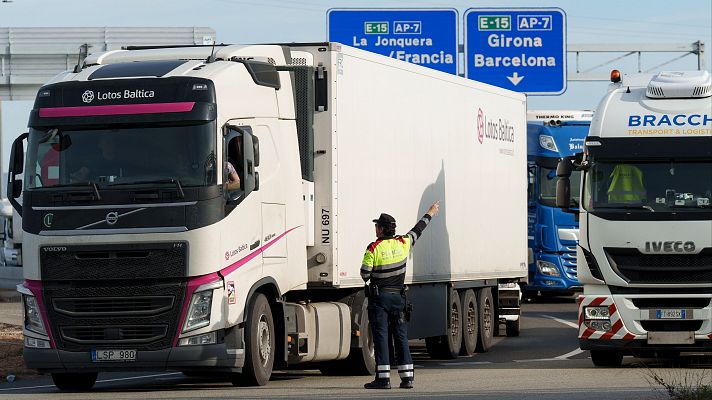 Los camioneros pueden volver a circular por la AP 7 a la altura de la Jonquera