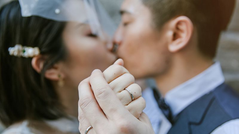 Las bodas en China se reducen a la mitad en menos de diez años