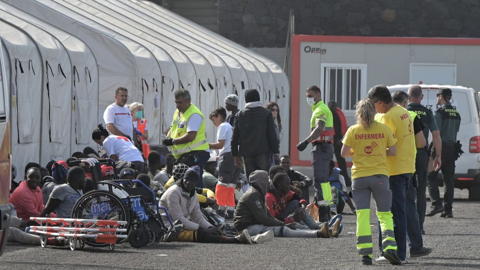 Continúa la llegada masiva de migrantes a Canarias