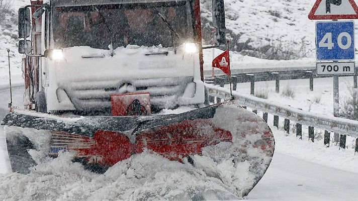 Una masa de aire polar mantiene una treintena de provincias en alerta por nieve, viento y lluvia