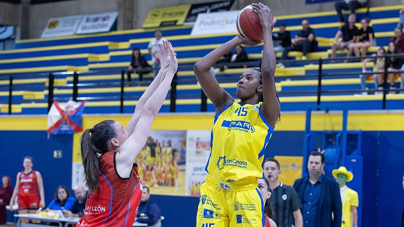 Astou Ndour: "An no estoy preparada para volver con la seleccin" - Baloncesto en RTVE | Ver