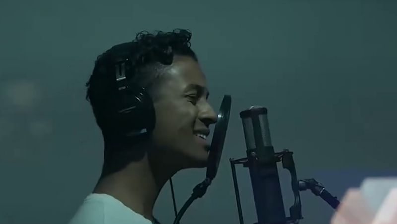El sobrino de Michael Jackson interpreta al cantante en una nueva película - Telediario 1 | Ver