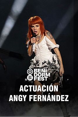 Angy Fernández canta "Sé quién soy" en la primera semifinal