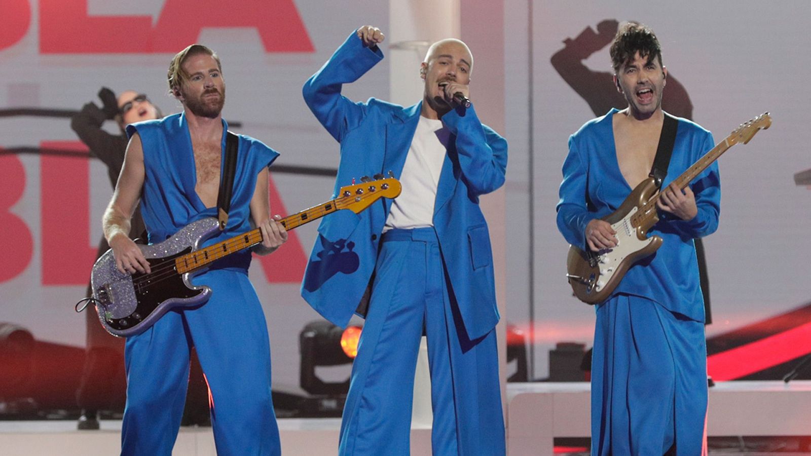 Benidorm Fest 2024 - Miss Caffeina canta "Bla bla bla" en la primera semifinal