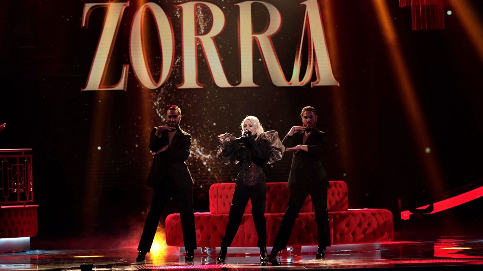 Benidorm Fest 2024 - Nebulossa canta "ZORRA" en la primera semifinal
