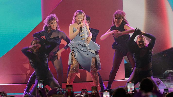 Benidorm Fest - Sofia Coll canta "HERE TO STAY" en la primera semifinal