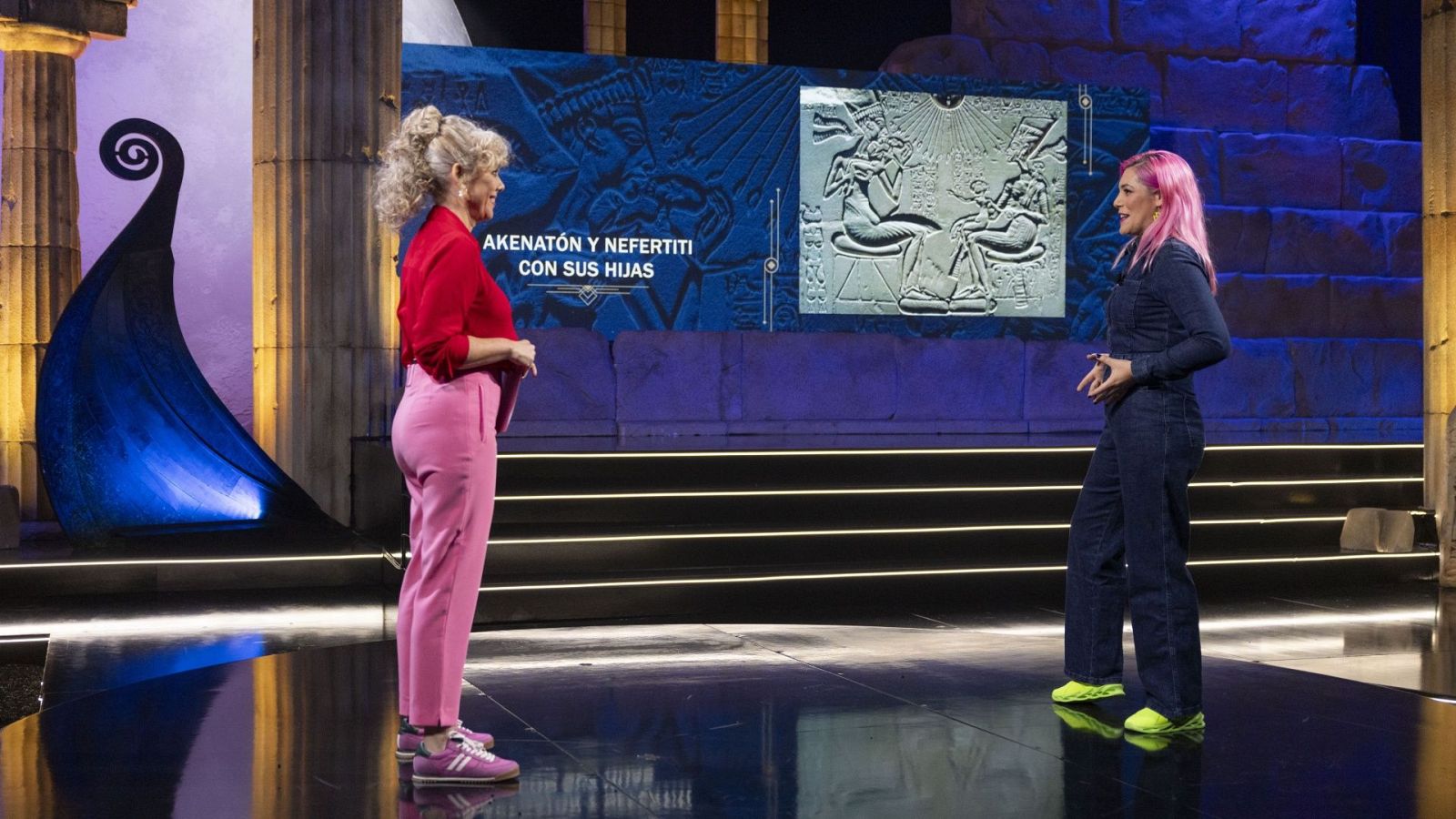 El condensador de fluzo - T4 - "Cosas de casa" o las familias poderosas en la historia - Ver ahora