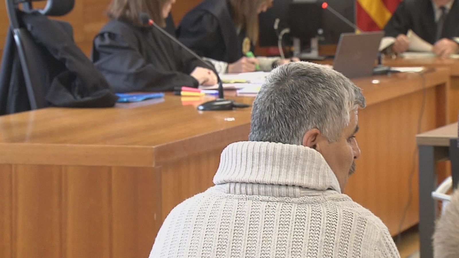 Comença el juí contra un home acusat de violar dos nebodes de 10 i 12 anys - L'informatiu - Comunitat Valenciana | Ver