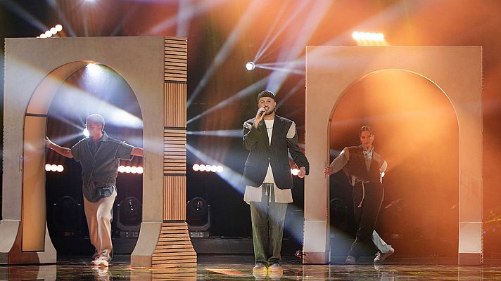 Benidorm Fest - Dellacruz canta “BESO EN LA MAÑANA” en la segunda semifinal