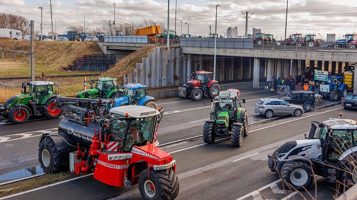Telediario 1 - La exportación agraria, la más afectada en España por las protestas en Francia
