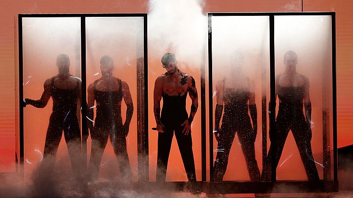 Benidorm Fest 2024: Jorge González canta “Caliente” | Ver