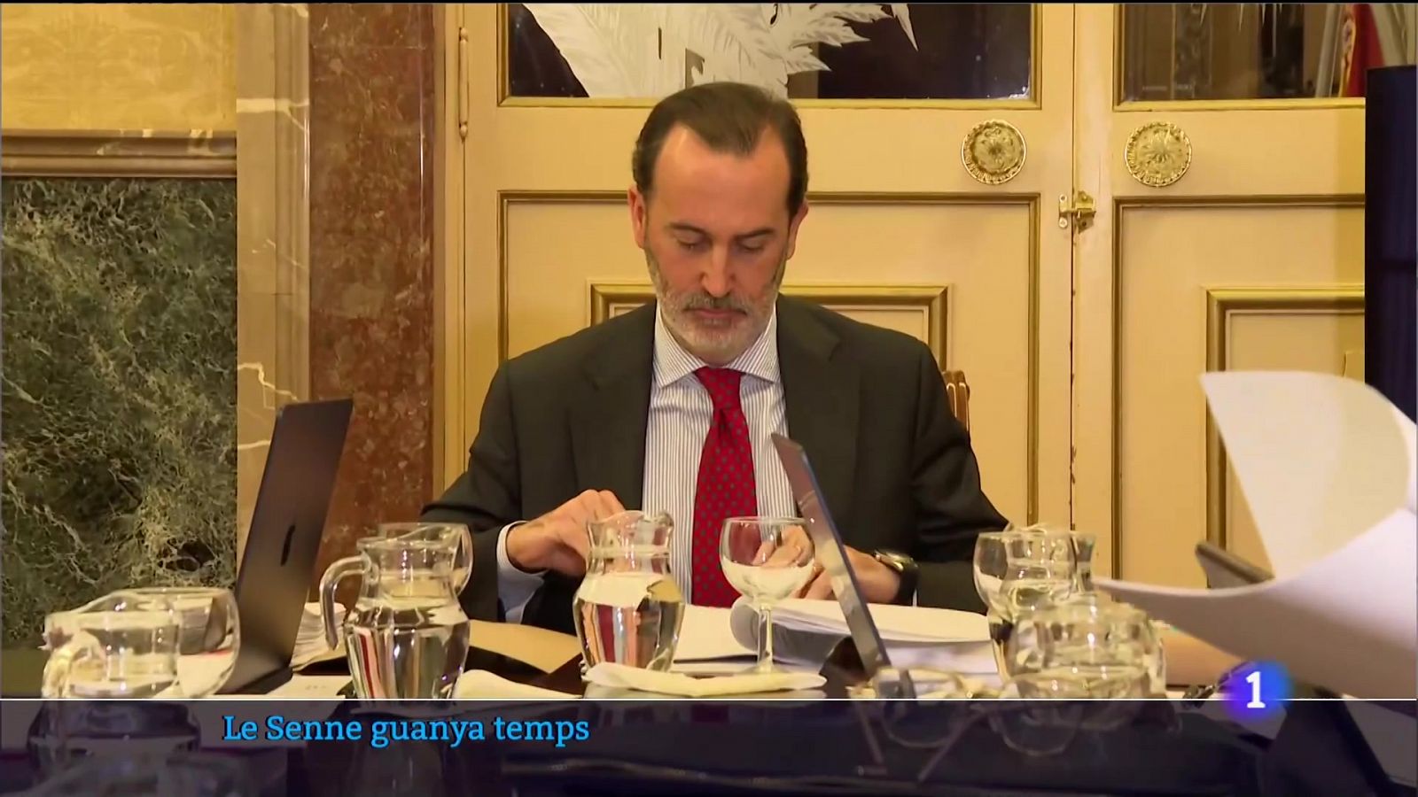 Mesa parlament i cúpula Vox | Ver