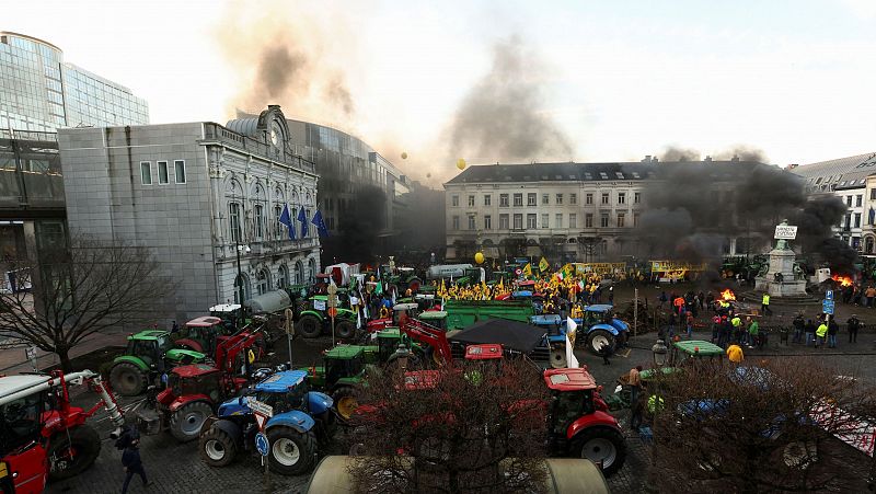 Las protestas de los agricultores llegan a Bruselas - Informativo 24h | Ver