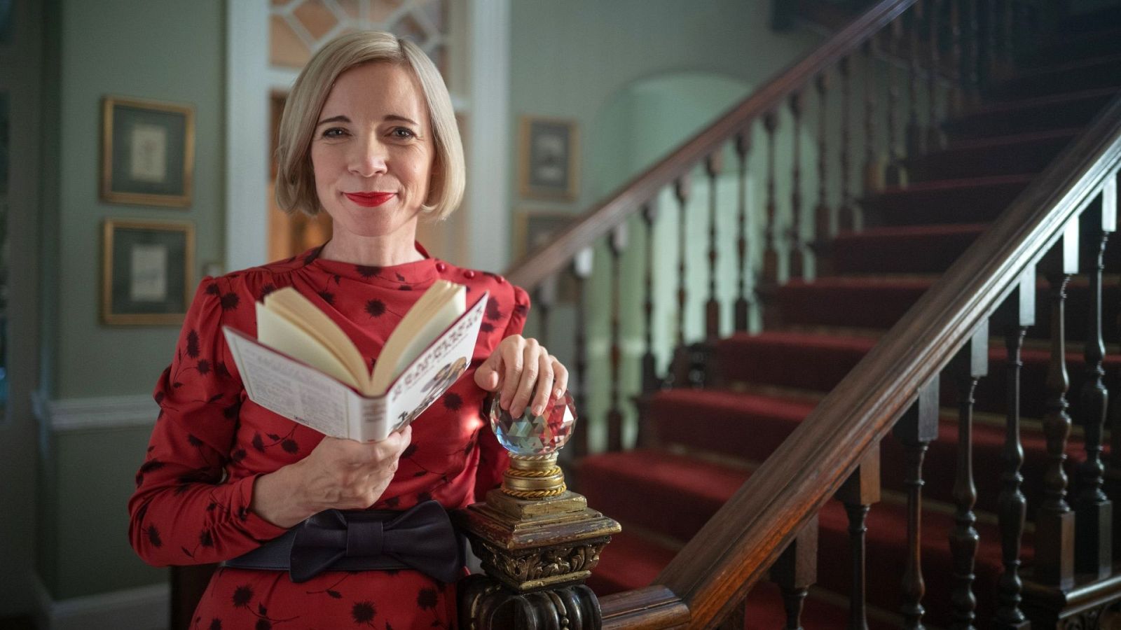 lucy-worsley-agatha-christie-la-reina-del-misterio-un-gato-en-el