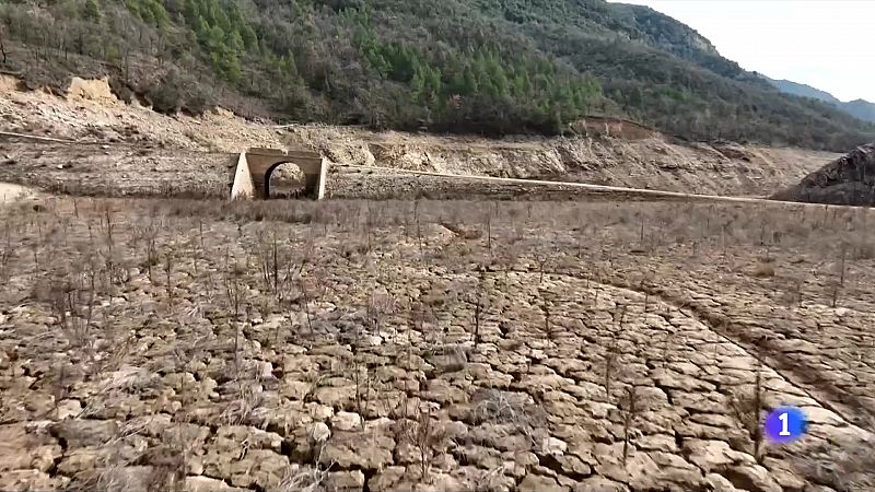 Es busquen alternatives per abastir d'aigua potable a més de 6 milions de persones que poden veure'n encara més restringit el consum.