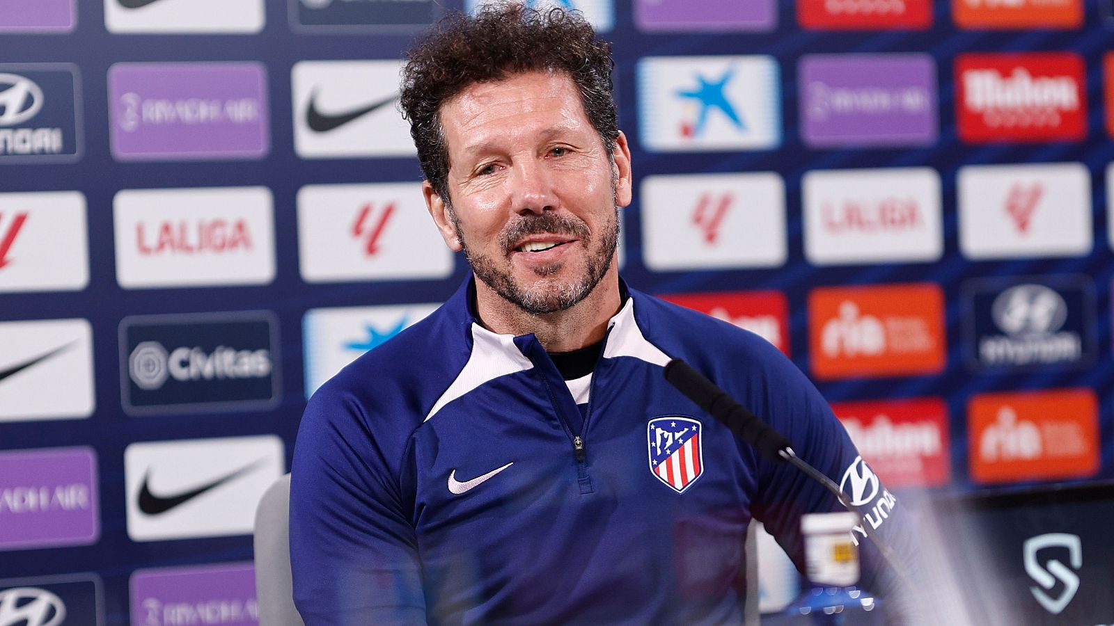 Simeone: "El ambiente de Arabia va a ser similar al del Bernabéu" - Fútbol | Ver