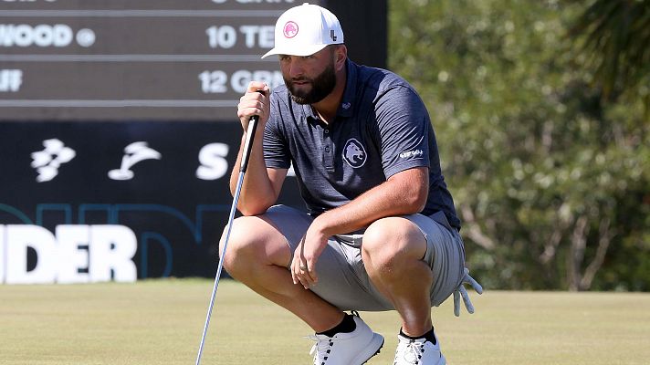 Telediario Fin de Semana - Jon Rahm debuta en el circuito saudí: "Me he sentido relajado, como cuando juego en casa con mis amigos"