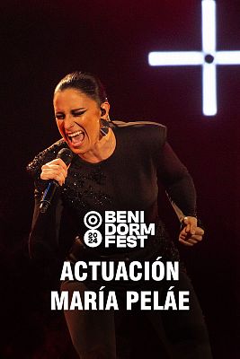 María Peláe canta “Remitente” en la final