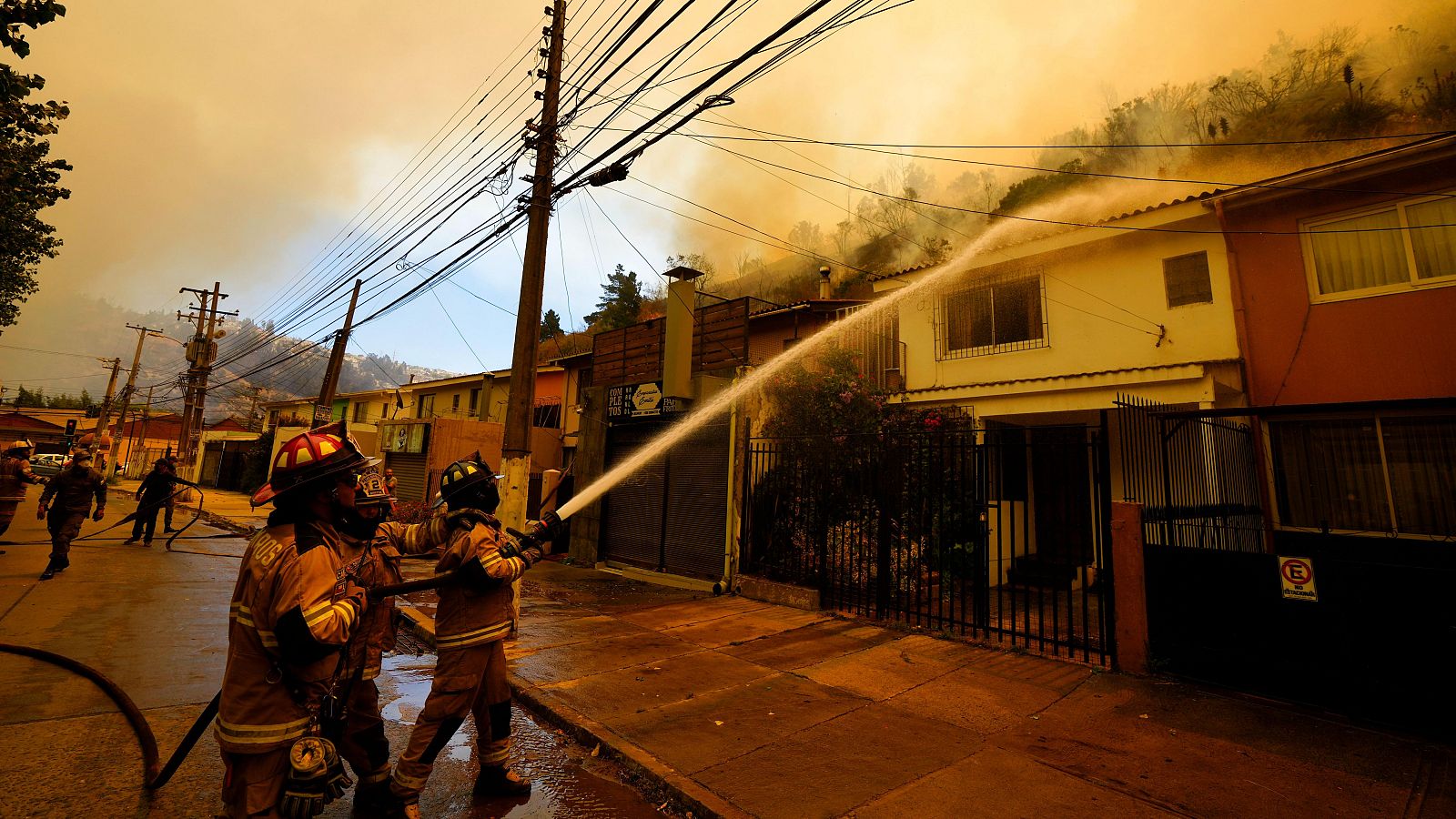 Chile: Una ola de incendios asola el centro del país | Ver
