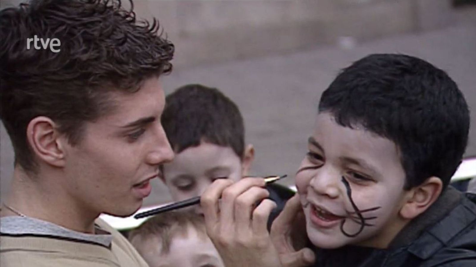 Arxiu TVE catalunya - L'Informatiu - El Carnaval Infantil de Barcelona | Veure