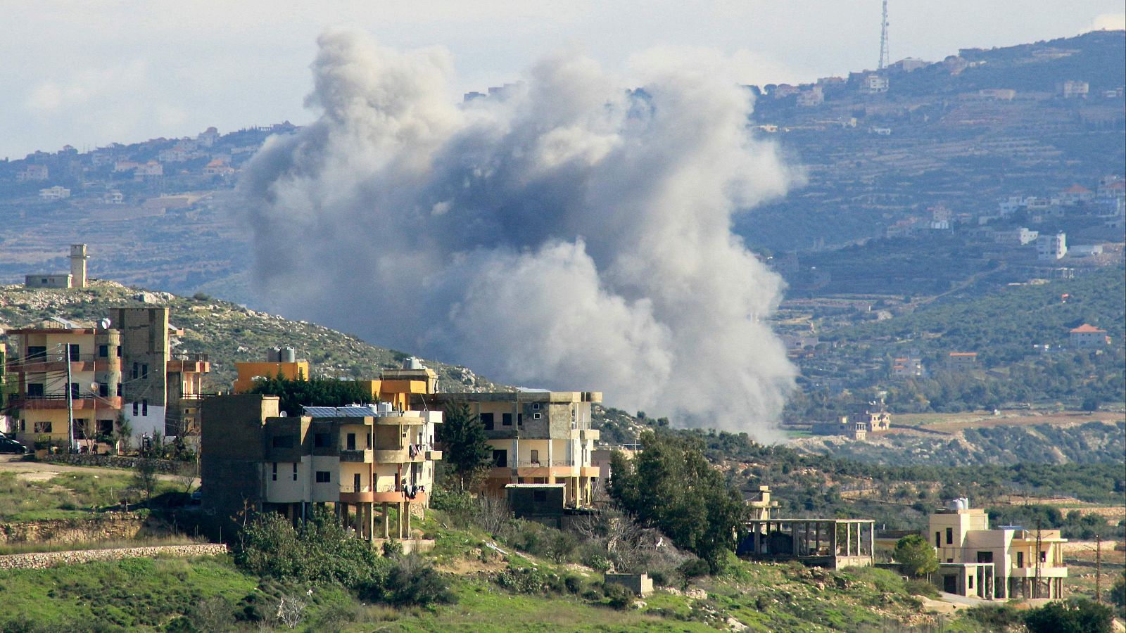 Israel ataca el Líbano con fósforo blanco