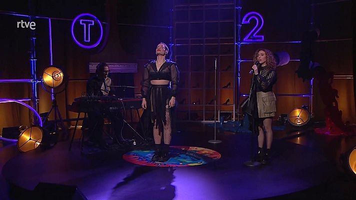 Culturas 2 - Actuación de Clara Gispert