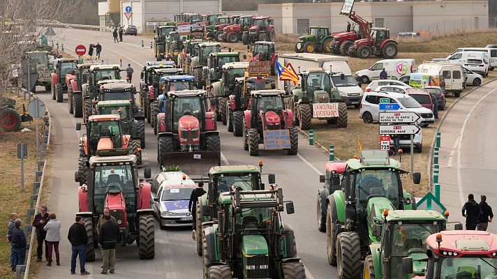 El campo toma las calles dividido