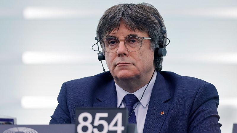 Los fiscales del Supremo ven indicios para investigar a Puigdemont por terrorismo