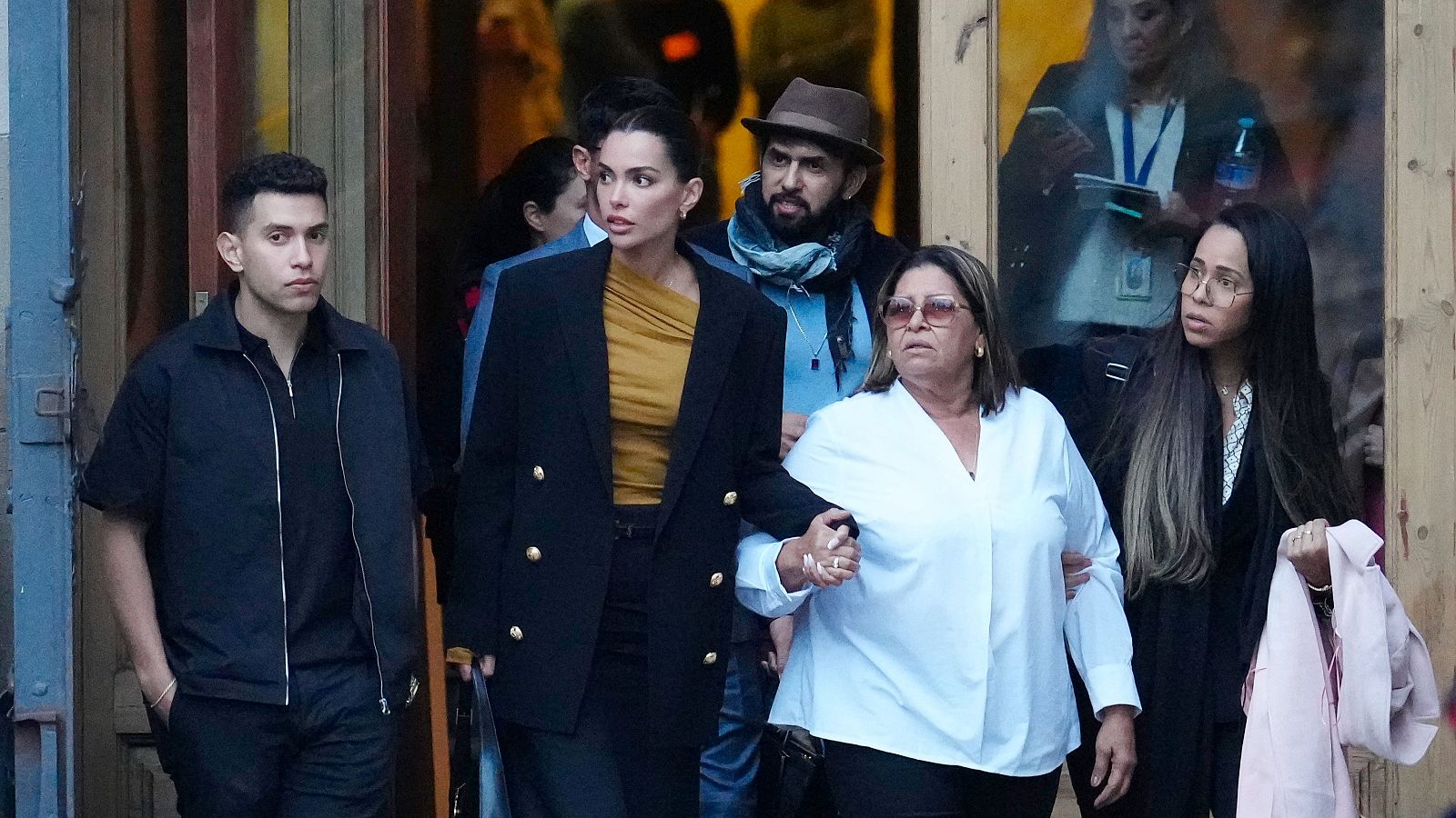 Segundo día del juicio a Alves por violación | Ver