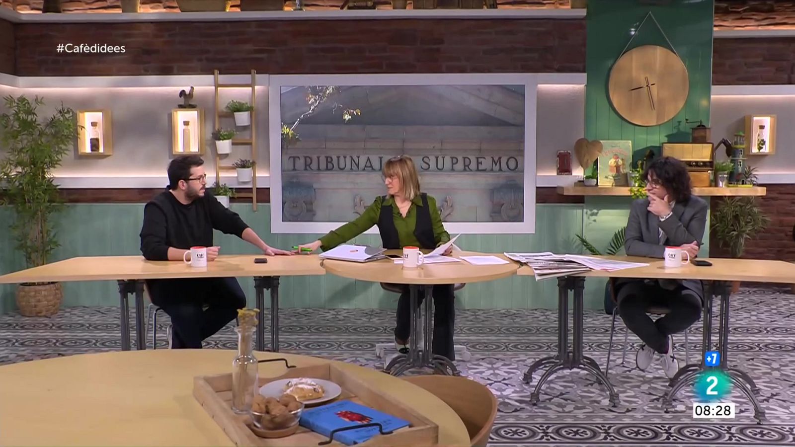 Gemma Nierga entrevista Raquel Serrat (Unió de Pagesos). Parlem d'absentisme per incapacitat temporal amb PIMEC. I del retorn de l'obra de Dagoll Dagom