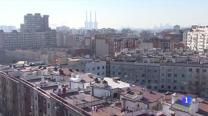 L'Informatiu - Els Bombers troben mortes 3 persones entre les runes de l'edifici col·lapsat a Badalona