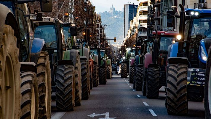 Telediario 1 - Las marchas agrarias llegan a Barcelona y los tractores bloquean carreteras en varias comunidades
