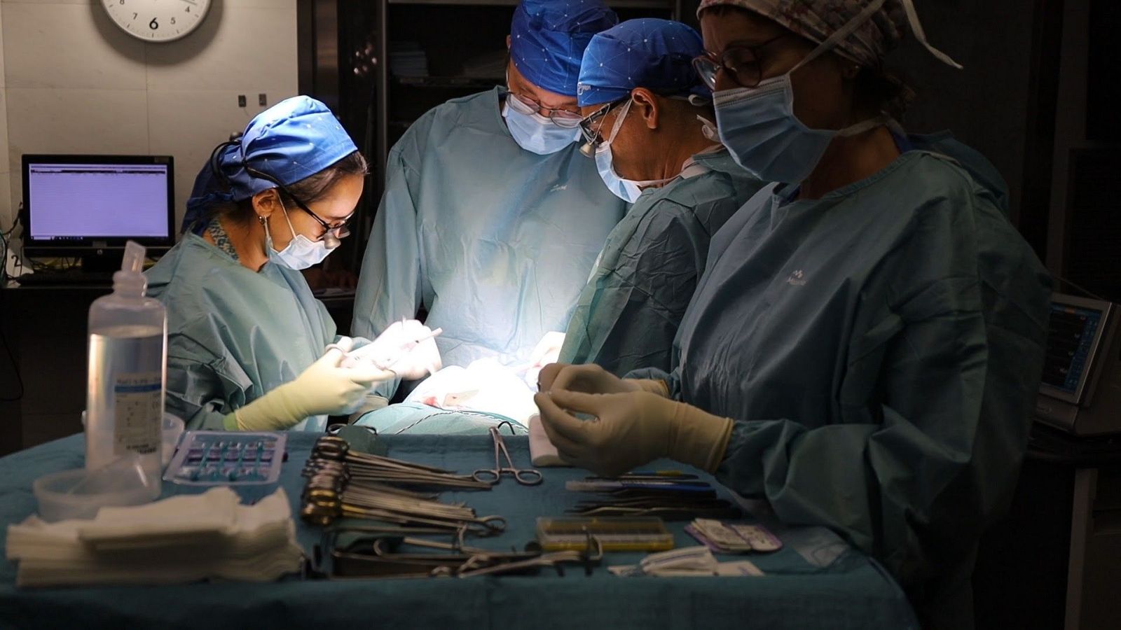 Nuevo chip debajo de la lengua para combatir la apnea del sueño | Ver